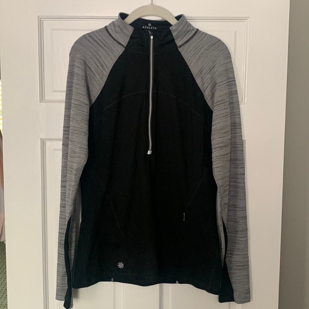 Athleta 1/2 Zip Long Sleeved Pullover- Women’s Large - EUC